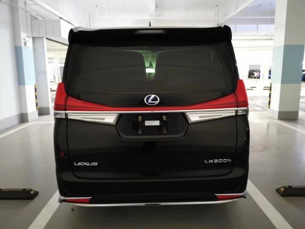 全新高端豪华舱雷克萨斯LM300h顶级商务
