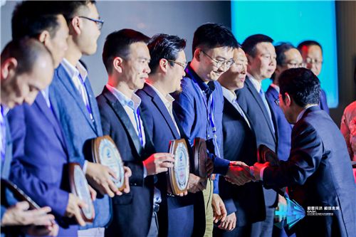 懂车帝荣获“2020中国汽车流通行业核心竞争力企业”奖