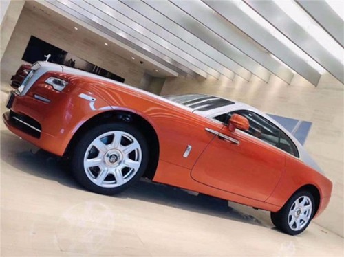 全新劳斯莱斯魅影 内饰选材精致后排更舒适