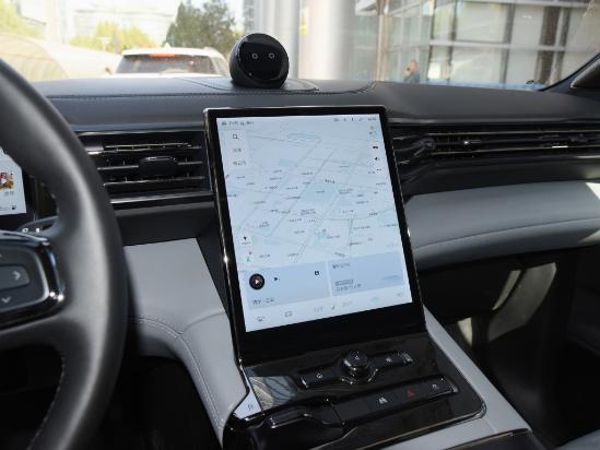 试驾体验蔚来ES8：由“半成品”变成“完全体”它经历了什么？