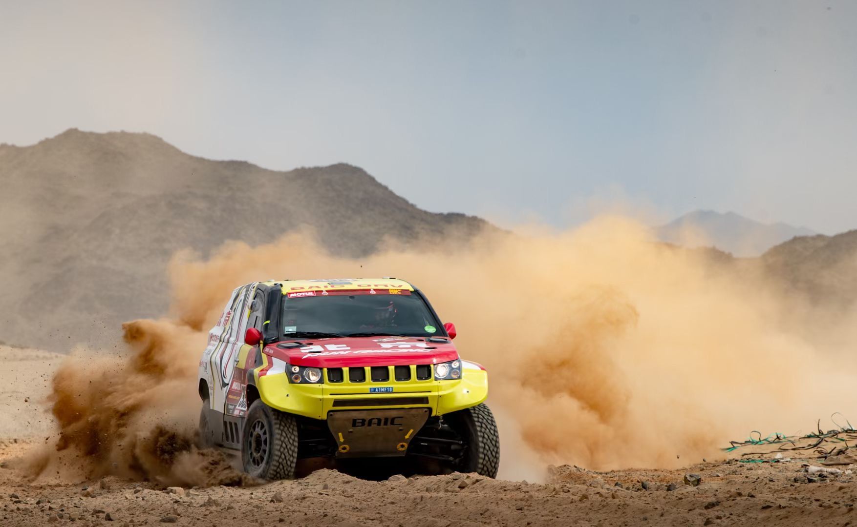 越野车的终极战场达喀尔拉力赛 BJ40够爷们