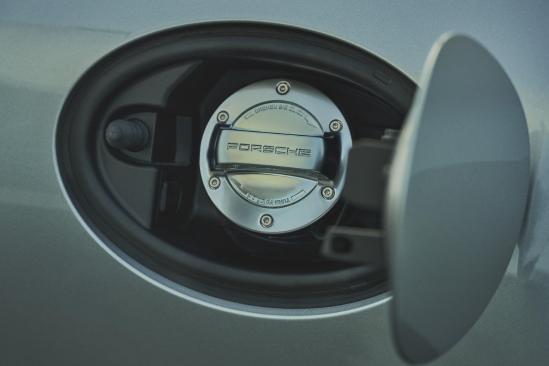 售98.6万！解读保时捷718 Boxster纪念版