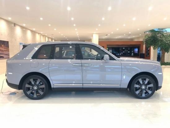 劳斯莱斯库里南SUV钻石Cullinan完美无暇