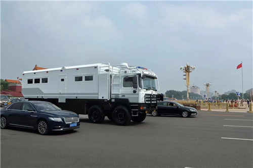 平行进口21款德国曼8X8越野房车       