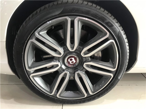 宾利欧陆GT6.0T两门四座软顶敞篷轿跑  