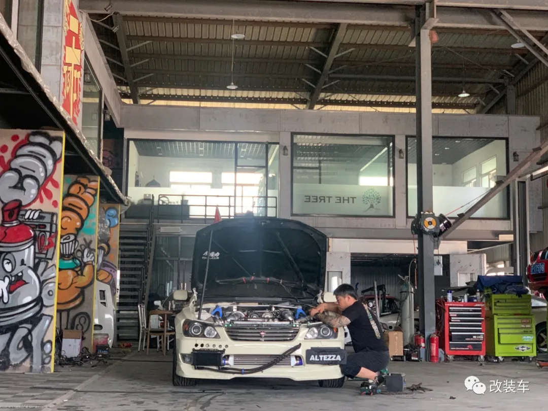 《头文字D》里打酱油在现实里当网红,低调才是咬地鲨最大的炫耀