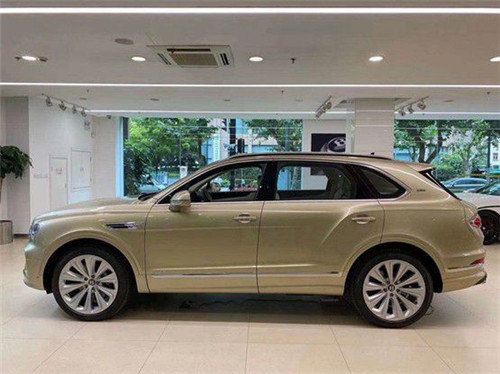 21款宾利添越感受顶尖豪华SUV         