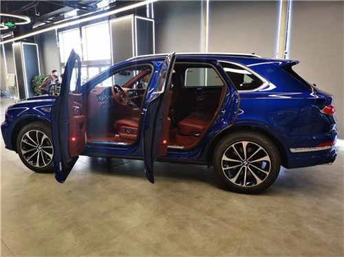 21款宾利添越感受顶尖豪华SUV         