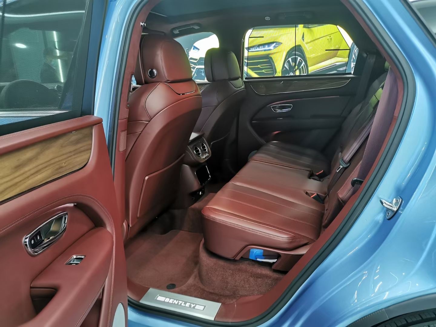 2021款宾利添越 首发限量追求非凡     