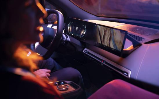 历经沧桑二十年 宝马iDrive 8.0赋予人机交互新定义