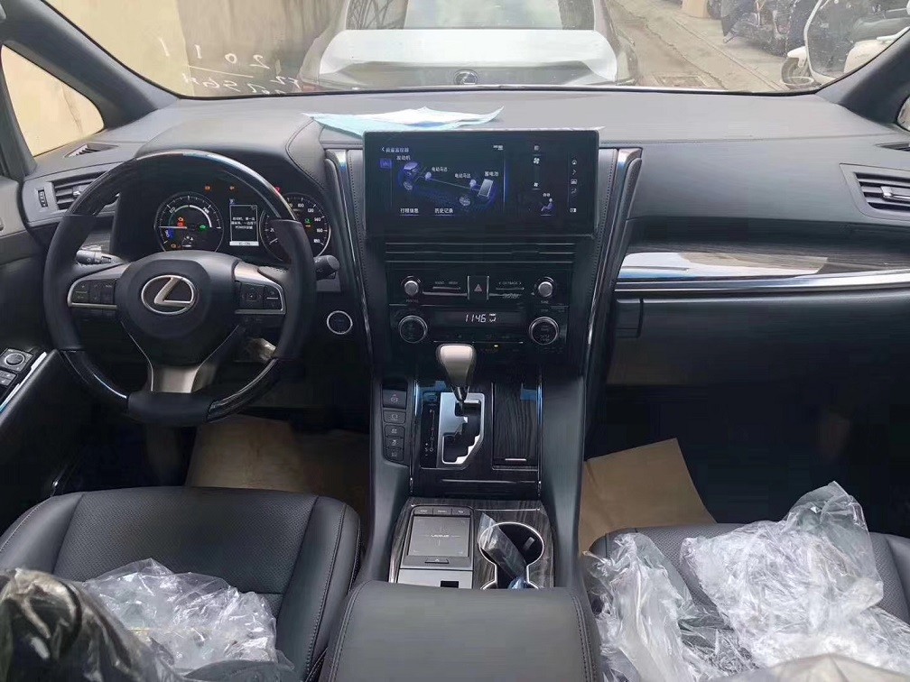 21款雷克萨斯LM300商务车四座146.6万起
