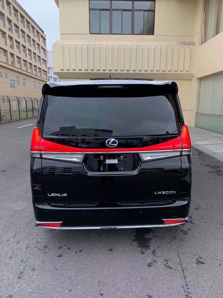 21款雷克萨斯LM300商务车四座146.6万起