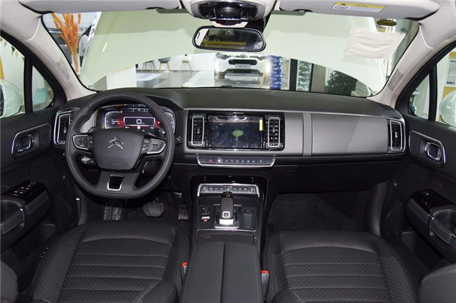 武汉东风雪铁龙C6综合优惠1.9万元 现车齐全