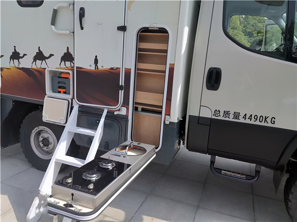 推荐一款进口依维柯4X4越野房车，旅居越野性能屈指可数