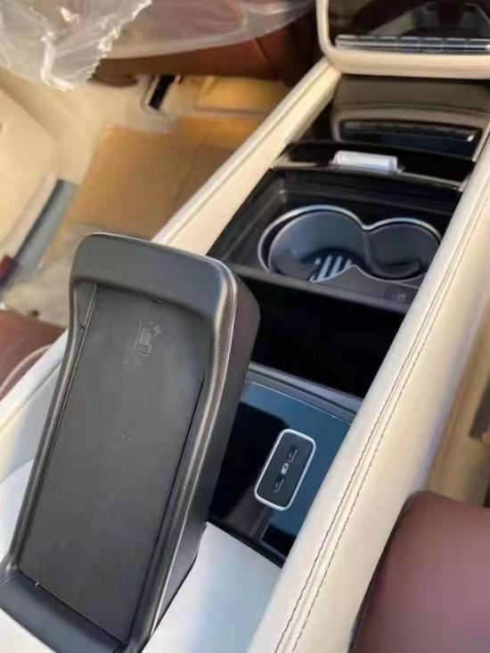 21款迈巴赫GLS600黑色国六预售可看车  