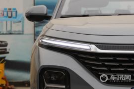 宝骏-宝骏RC-5-1.5T CVT智耀旗舰型  ￥10.98