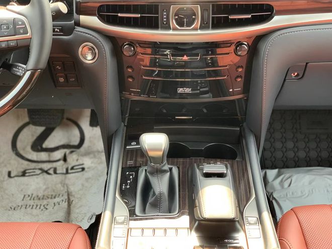 21款雷克萨斯LX570黑耀版全球限量500台