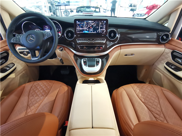 奔驰V260L高顶迈巴赫,豪华行政级MPV