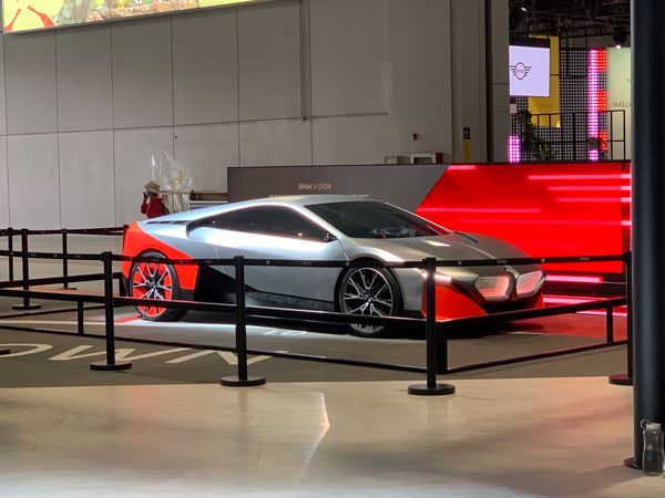 车讯探馆丨2021上海车展：宝马概念车、艺术车