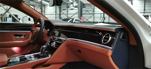 2021款宾利飞驰 高度好评荣耀感十足   