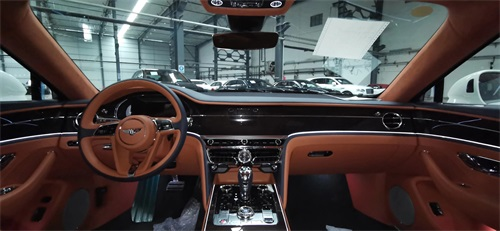 2021款宾利飞驰 高度好评荣耀感十足   