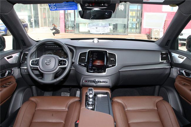 武汉沃尔沃XC90综合优惠10万元 现车可选