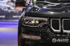 广汽菲克-大指挥官-2.0T 两驱领先版