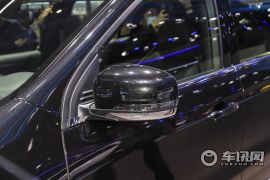 广汽菲克-大指挥官-2.0T 两驱领先版