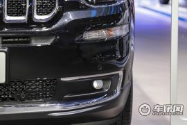 广汽菲克-大指挥官-2.0T 两驱领先版