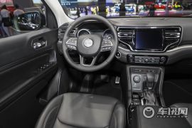 广汽菲克-大指挥官-2.0T 两驱领先版