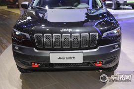 广汽菲克-自由光-2.0T 四驱高性能旗舰版