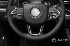 广汽菲克-大指挥官-2.0T 两驱领先版