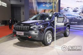 广汽菲克-自由光-2.0T 四驱高性能旗舰版