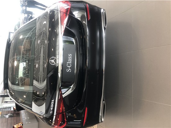 奔驰S400商务与S450豪华型配置解说    