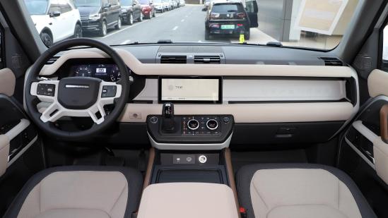 比长轴便宜5万/通过性更好，路虎卫士90更值得买吗？