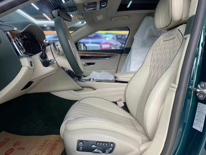 21款宾利飞驰4.0强劲动力商务豪华座驾