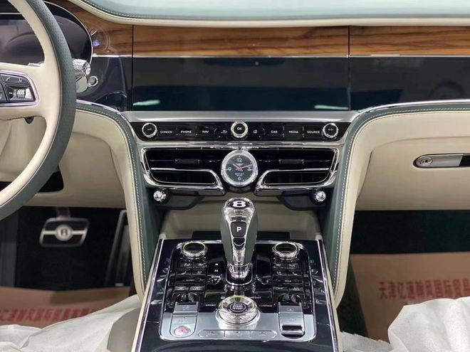 21款宾利飞驰4.0强劲动力商务豪华座驾