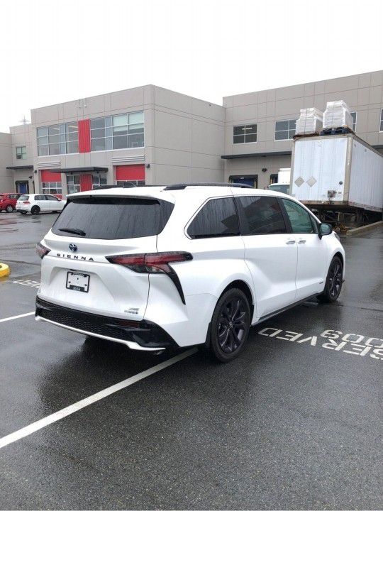2021款丰田塞纳2.5L 油电混动版报什么 