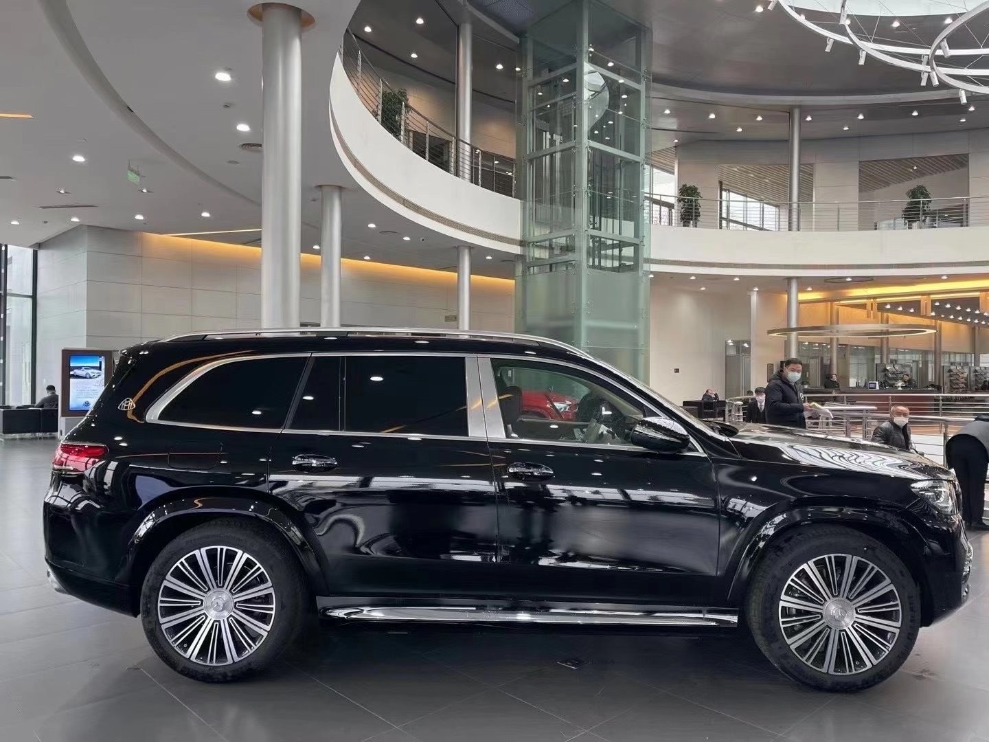 梅赛德斯奔驰迈巴赫GLS600报价及图片  