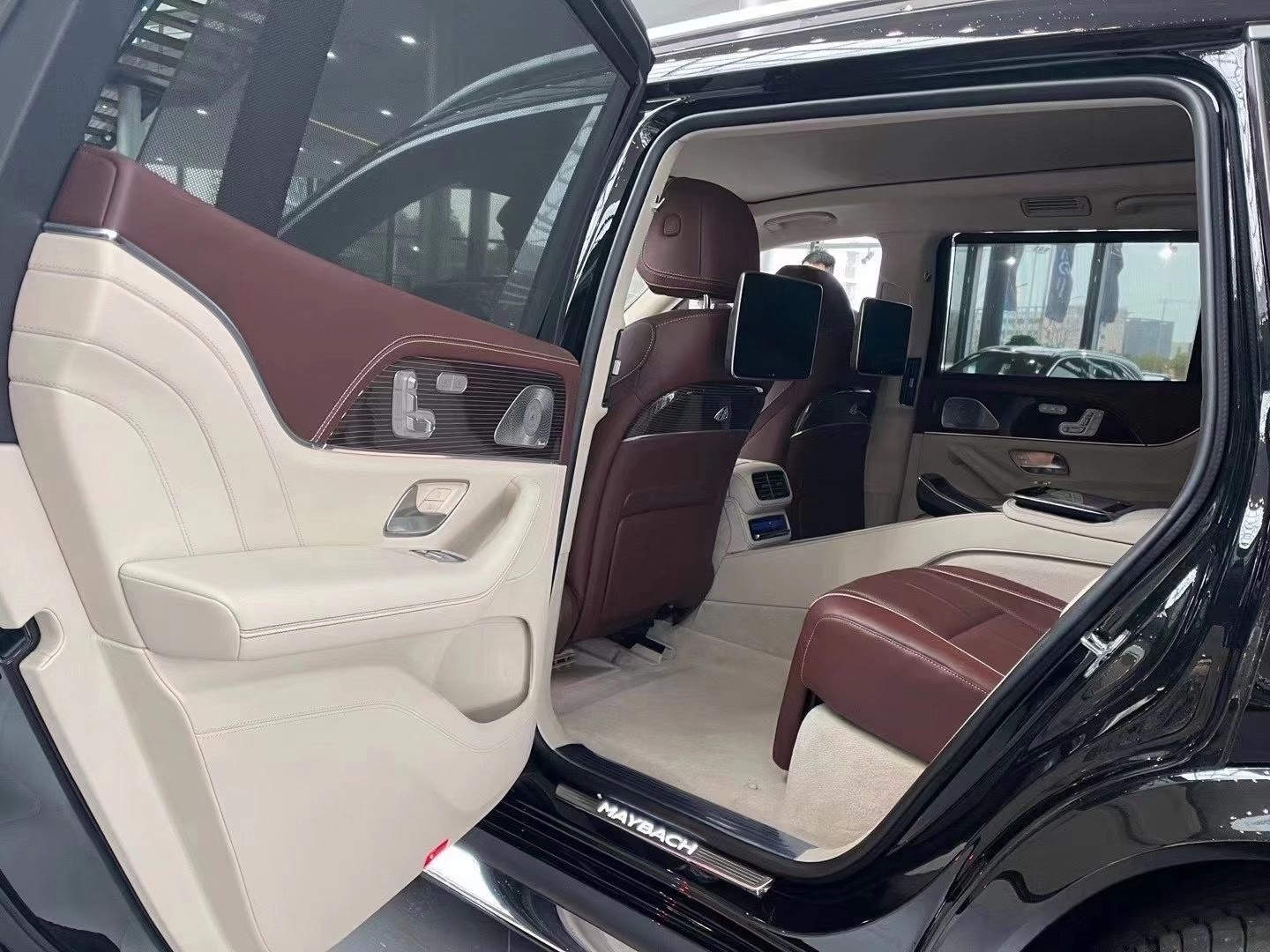 梅赛德斯奔驰迈巴赫GLS600报价及图片  