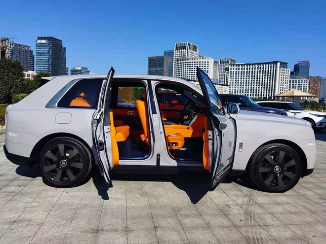 2021款劳斯莱斯库里南SUV里的终极座驾 