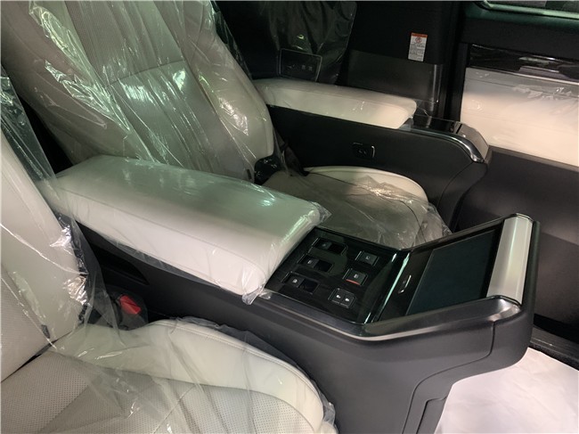 2021款雷克萨斯LM300h 行走的头等舱   