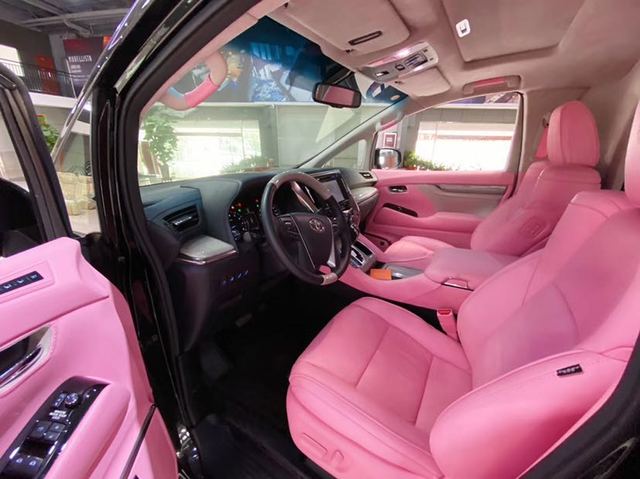 丰田埃尔法蒙娜丽莎系列接受内饰定制