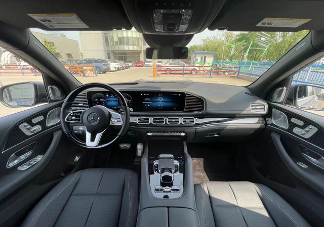 美规奔驰迈巴赫GLS600 双拼色现车供应 