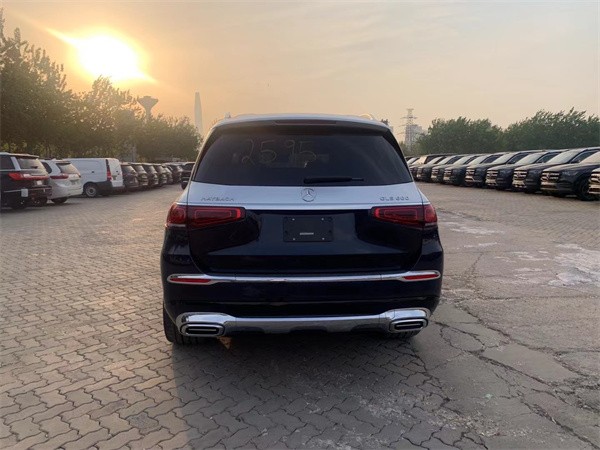 双拼色奔驰迈巴赫GLS600 港口配置齐全 