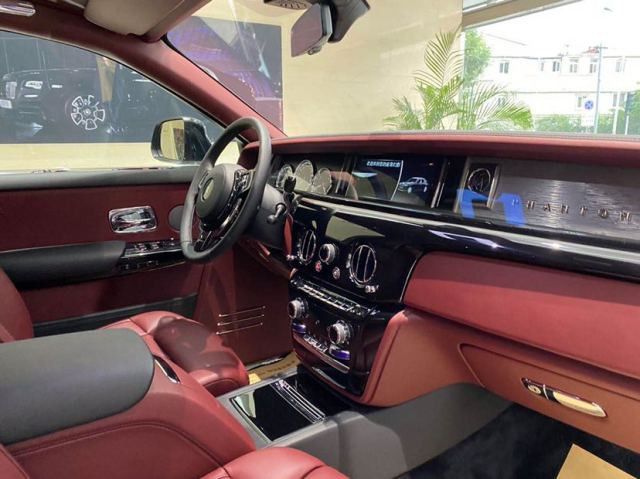 劳斯莱斯幻影加长版 巅峰驾驭实力不凡 