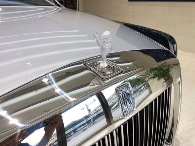 劳斯莱斯幻影加长版 巅峰驾驭实力不凡 