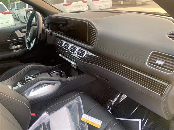 双拼色奔驰迈巴赫GLS600 港口配置齐全 