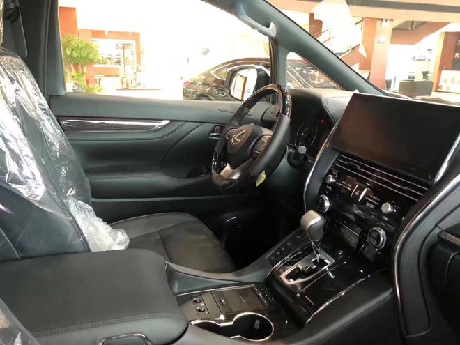 雷克萨斯LM300四座价格港口直降30万