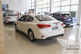 长安福特-福克斯-三厢 EcoBoost 180 自动锋潮型